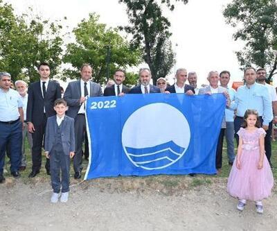 İznik İnciraltı Halk Plajı’nda 'mavi bayrak' dalgalanmaya başladı