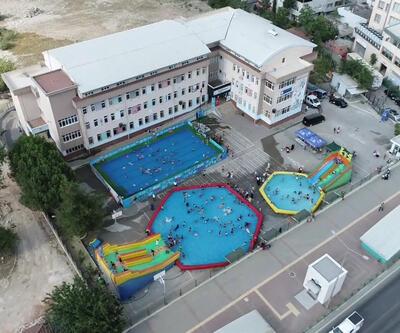 Bursa'da okul bahçelerinde havuz keyfi