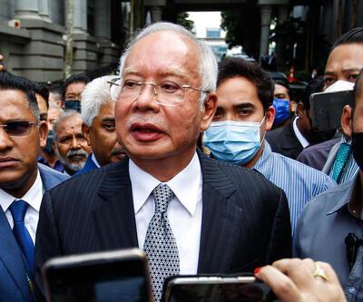 Malezya'da eski Başbakan Rezak'a verilen 12 yıl hapis cezası onaylandı