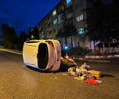 Eskişehir’de kaldırıma çarpan otomobilin sürücüsü yaralandı