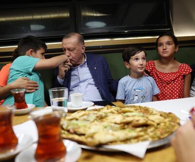 Cumhurbaşkanı Erdoğan'dan sürpriz ziyaret! Beylerbeyi'nde vatandaşlar sohbet etti