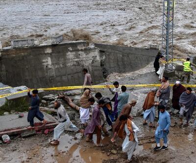 Pakistan'daki sel felaketinde can kaybı artıyor
