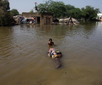 Pakistan'da sel felaketi sonrası salgın alarmı