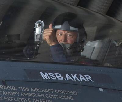 Milli Savunma Bakanı Akar, F-16 kokpitinde! 
