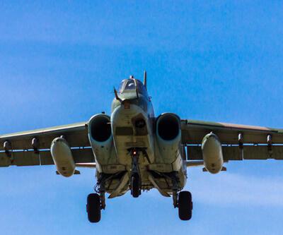 Komşuda korkutan anlar: Su-25 tipi savaş uçağı düştü!