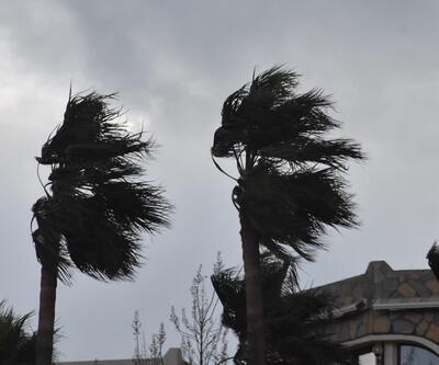 İzmir'de kuvvetli rüzgar ve fırtına uyarısı  