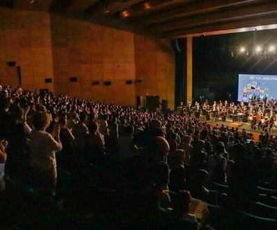 Cumhurbaşkanlığı Senfoni Orkestrası 13 yıl aradan sonra Diyarbakır'da konser verdi