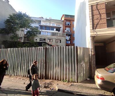 Beyoğlu'nda 6 katlı binanın istinat duvarı çöktü