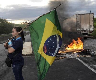 Brezilya'da Bolsonaro isyanı! Yolları kapattılar