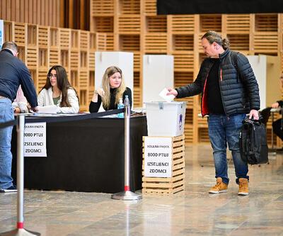 Slovenya'da halk, cumhurbaşkanlığı seçiminin ikinci turunda sandık başında