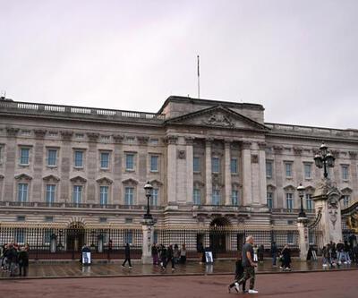 Kraliçe 2. Elizabeth'e en yakın isimdi! Buckhingham Sarayı'nda büyük skandal