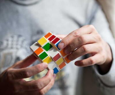 Mucidinden tavsiye: Rubik küpleri çözmenin formülü ne?
