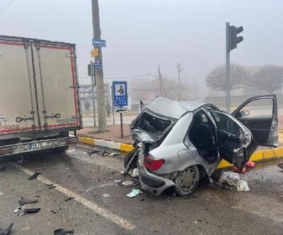 Sis nedeniyle 3 araç kaza yaptı: 3 kişi yaralandı
