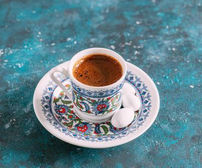 Türk kahvesine bir kaşık eklemeniz yetiyor