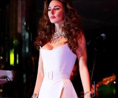 Defne Samyeli'nin transparan elbisesi sosyal medyada olay oldu