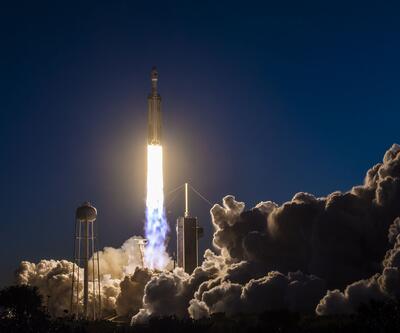 SpaceX, ABD Uzay Kuvvetleri'ne ait iletişim uydusu fırlattı