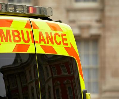 İngiltere'de grev dalgası büyüyor: Hastalar ambulans bulmakta zorlanıyor!
