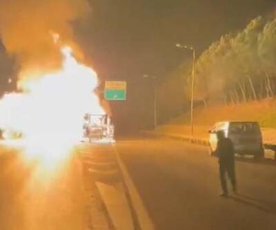 TEM Otoyolu'nda İETT otobüsü alev alev yandı  