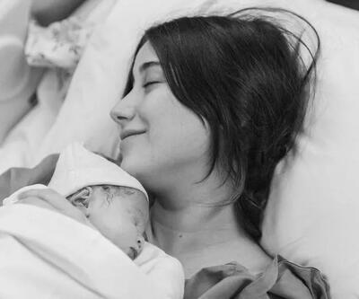 Hazal Kaya bebeğiyle ilk karesini paylaştı