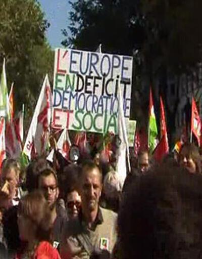 Fransa'da 40 bin kişilik "ekonomi" protestosu