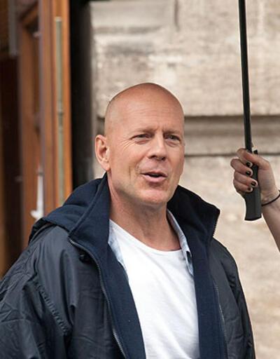 Bruce Willis estetik ameliyatı oldu