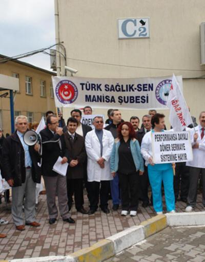 Hekimlerden Tıp Bayramı'nda protesto