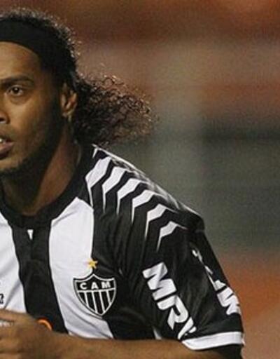 Ronaldinho 2 golle döndü