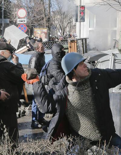Protestoda polisle çatışan o militanlar Ukrayna'nın yeni polisi olacak