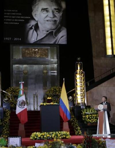 Gabriel Garcia Marquez'e sarı güllerle tören