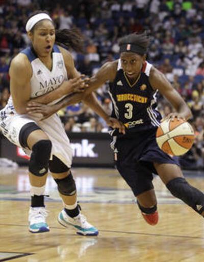 WNBA'de Moore bir ilke imza attı