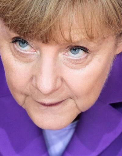 Merkel'in yeni kriptolu cep telefonu da dinleniyor!