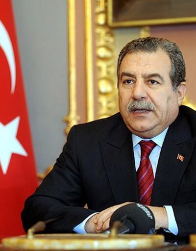 "Türk bayrağının indirilmesi tasvip edilemez"