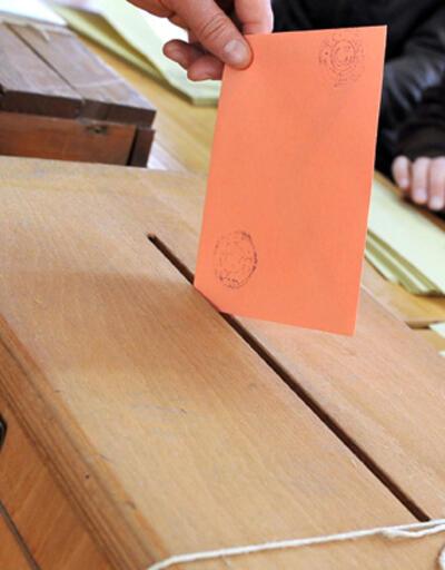 Zarflar karıştı oy verme işlemleri durdu