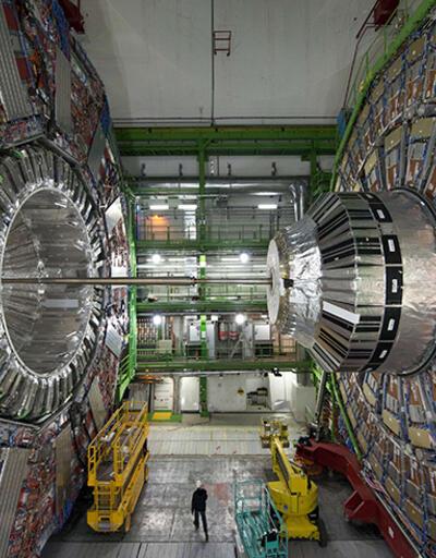 Büyük Hadron Çarpıştırıcısı kısa devre yaptı!