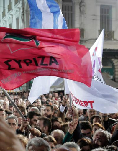 Syriza gençliği: "Suruç'ta ölenlerin başlattığını biz devam ettireceğiz"