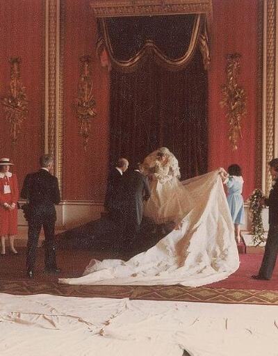 Lady Diana ve Prens Charles’ın düğününden görülmemiş kareler