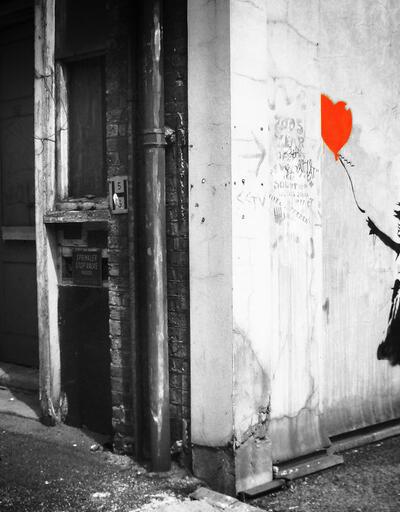 Banksy sevenlere müjde: İstanbul'a geliyor