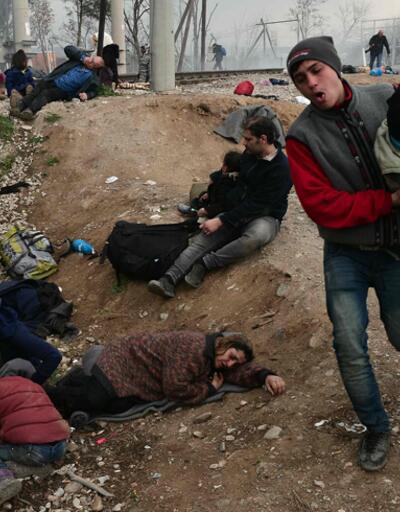 Mülteciler Yunanistan Makedonya sınırında şıkışıp kaldı 