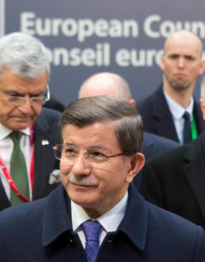Başbakan Davutoğlu AB Zirvesi için Brüksel'de