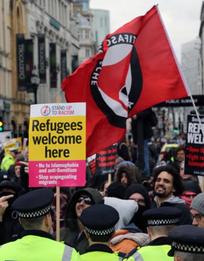Londra'da on binler ırkçılık ve İslam karşıtlığına hayır dedi