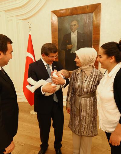 Davutoğlu'nun Başbakanlık personeliyle veda buluşması