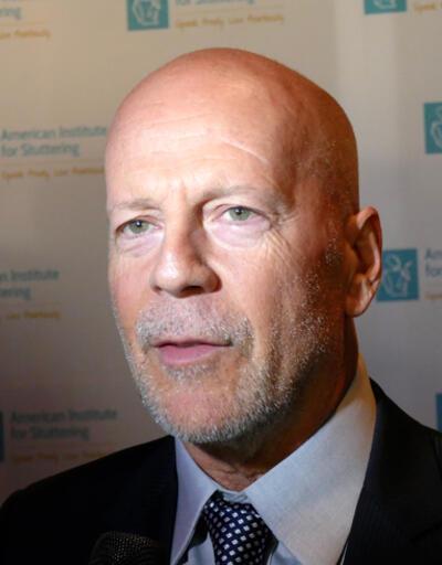 Bruce Willis "kekeme ödülü" aldı