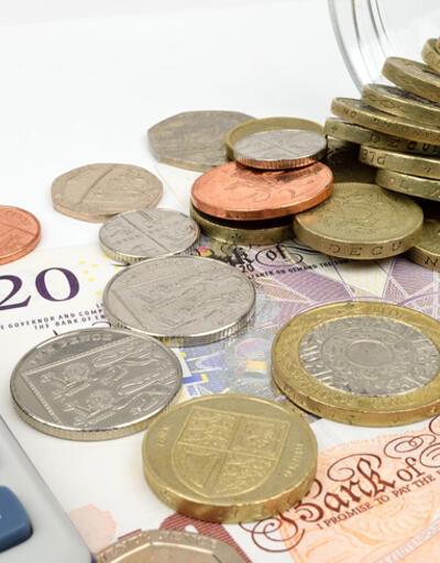 İngiltere'de 13 bankadan Hazine Bakanlığı'na kredi uyarısı