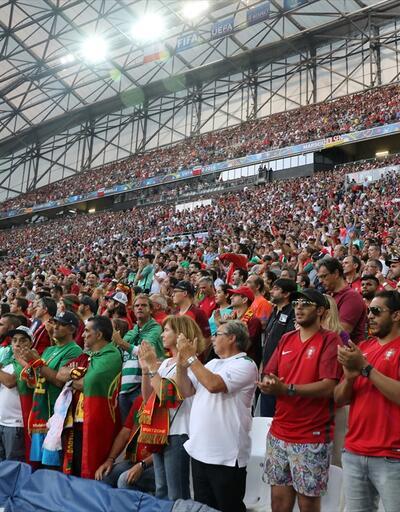 EURO 2016'da İstanbul için saygı duruşu yapıldı