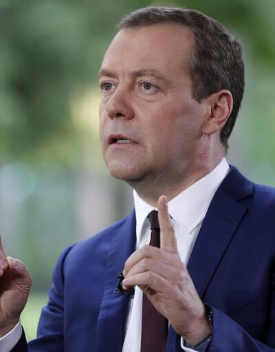 Medvedev, Türkiye'ye charter seferlerinin başlaması için bir hafta verdi 