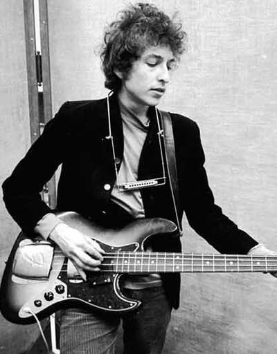 Nobel Edebiyat Ödülü'nü şarkıcı Bob Dylan aldı