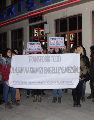 Eskişehir'de gar önünde kadınlardan 'trans' eylemi