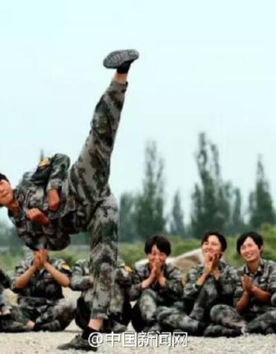 Çin'in kadın askerleri viral oldu