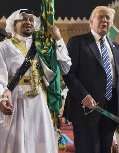 Trump'tan kılıç dansı