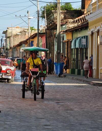 Güleryüzlü insanların kendine has ülkesi: Küba